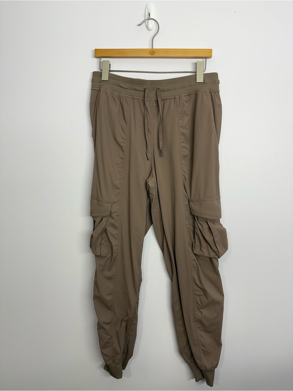 Lululemon Dance Studio Relaxed-Fit MR Cargo Jogger Taupetastic Medium 28”